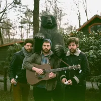 Bear's Den