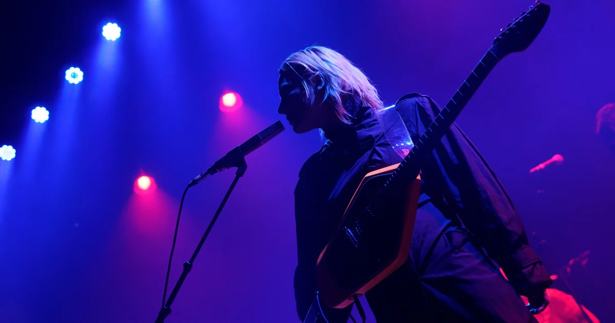 Header Banner Cate Le Bon