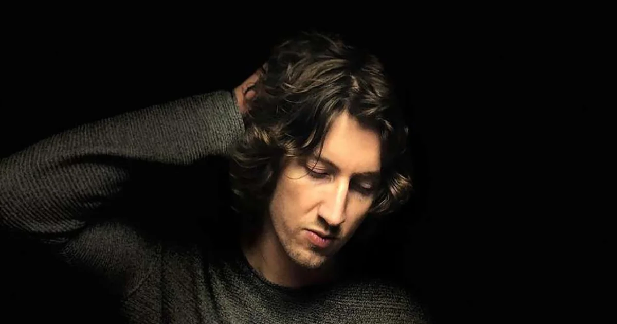 Header Banner Dean Lewis