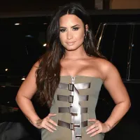 FREAK - Demi Lovato
