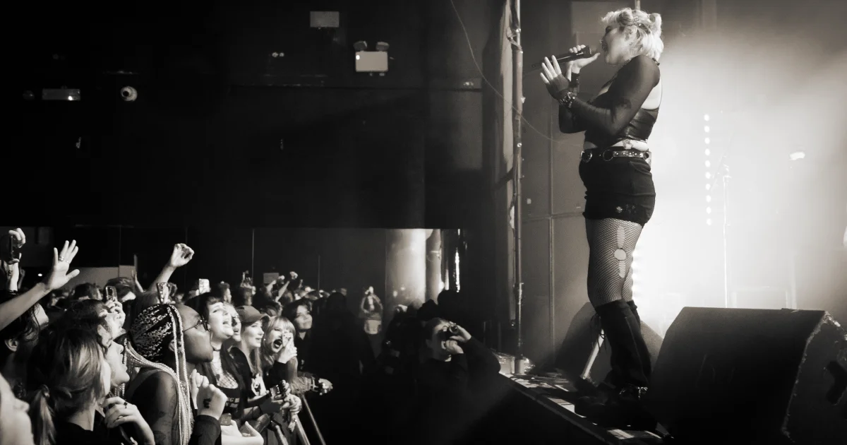 Header Banner Destroy Boys