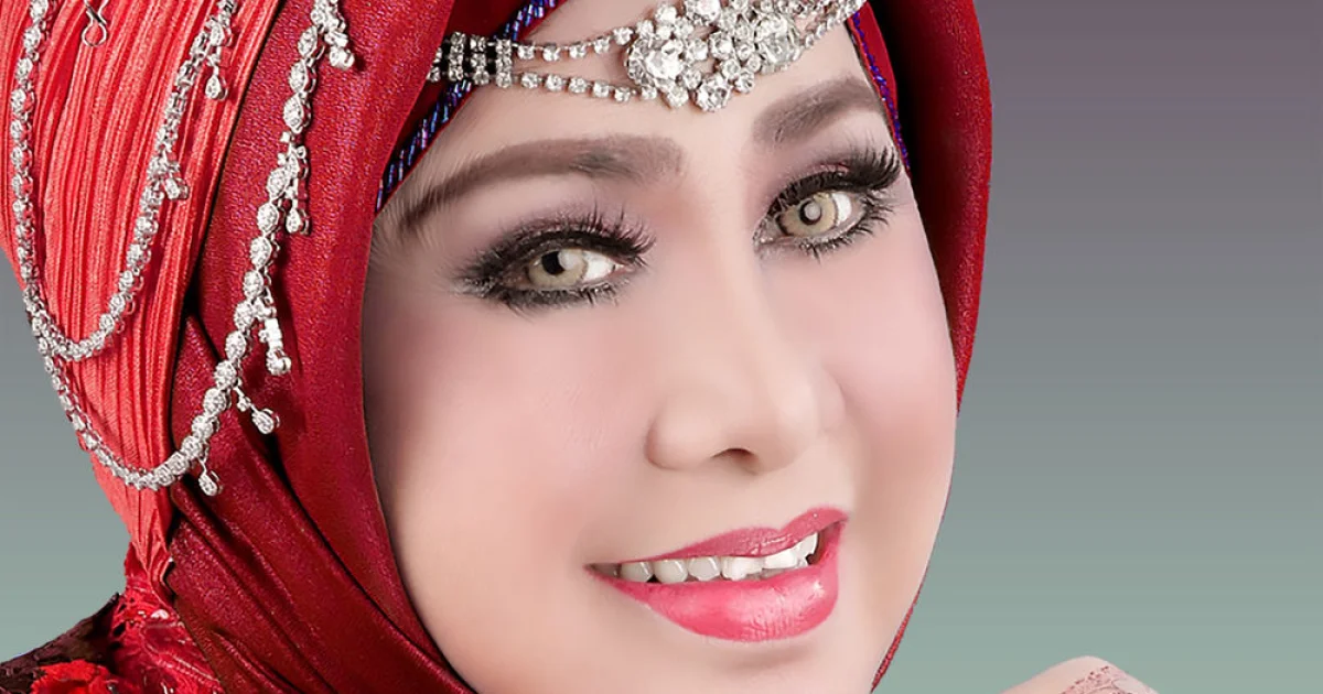 Header Banner Elvy Sukaesih