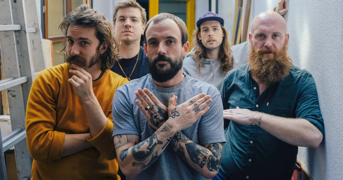 Header Banner IDLES