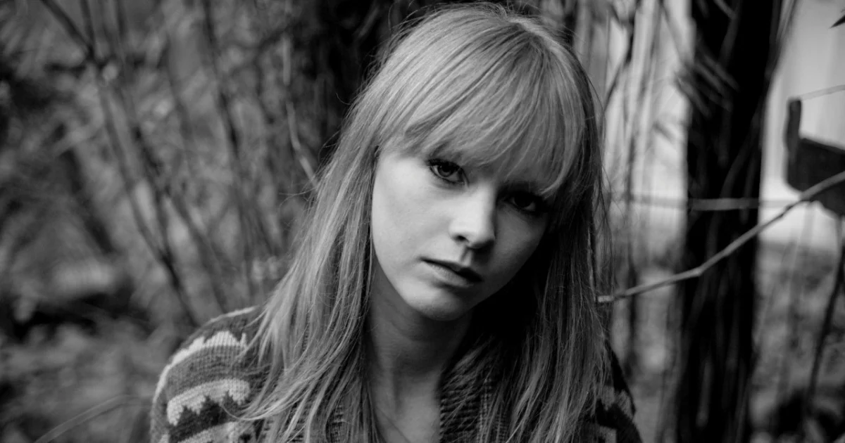 Header Banner Lucy Rose
