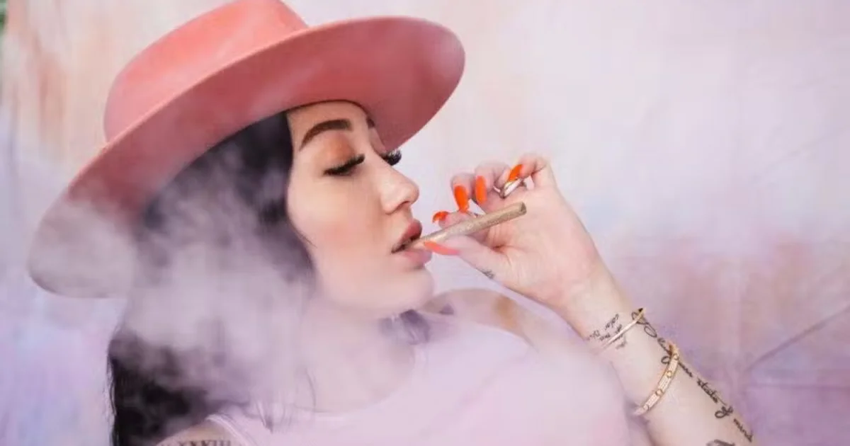 Header Banner Noah Cyrus