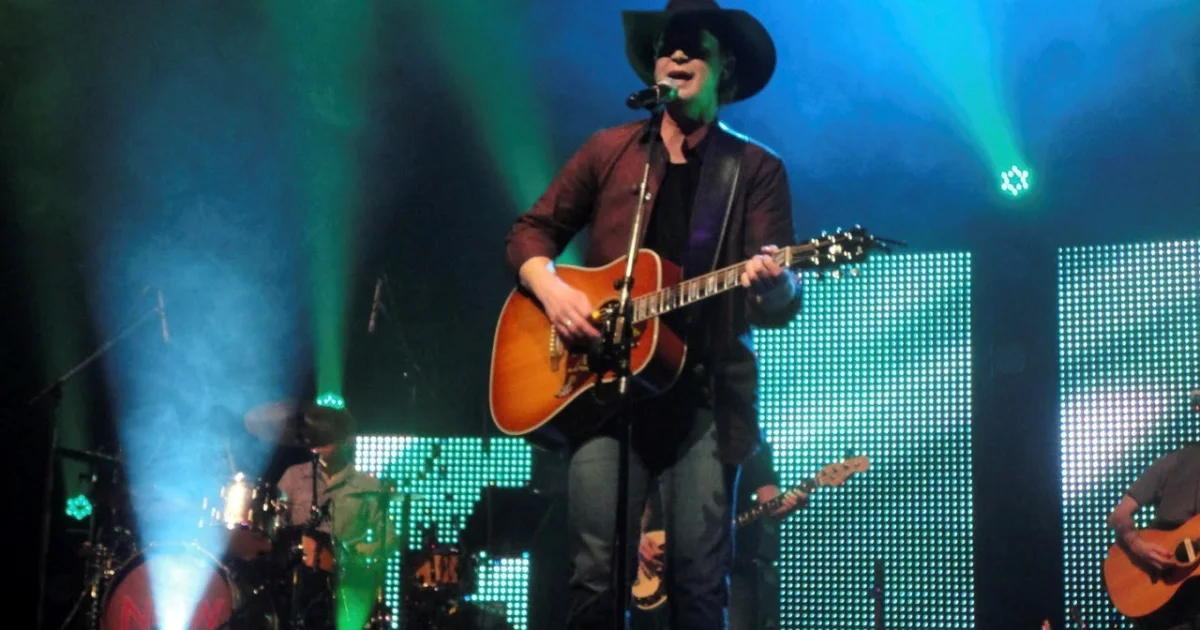 Header Banner Paul Brandt