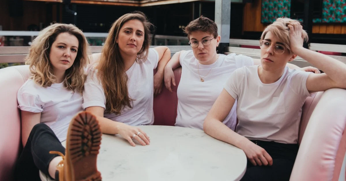 Header Banner Pillow Queens
