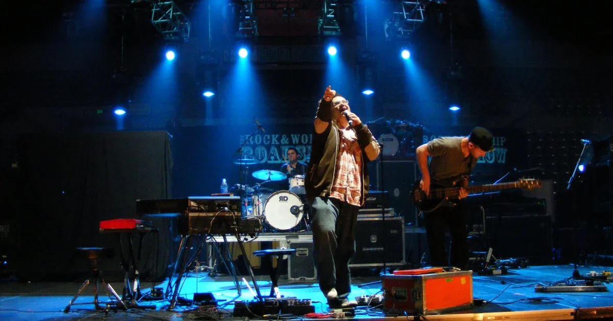 Header Banner Sidewalk Prophets