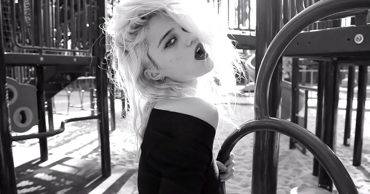 Header Banner Sky Ferreira