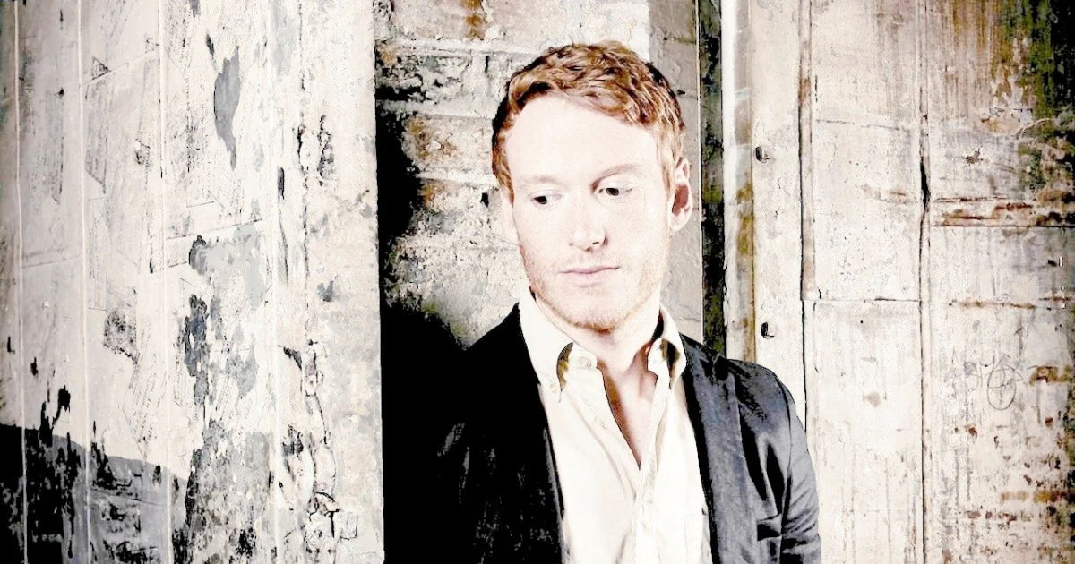 Header Banner Teddy Thompson