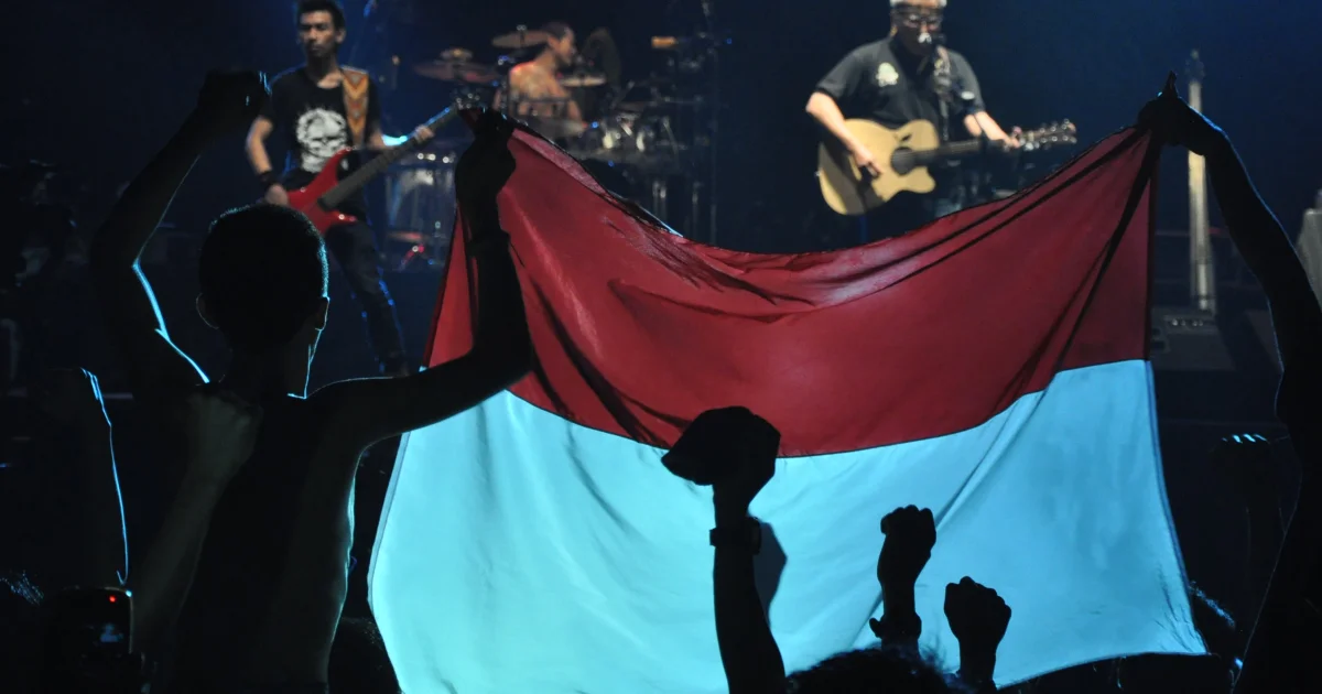 Header Banner The National