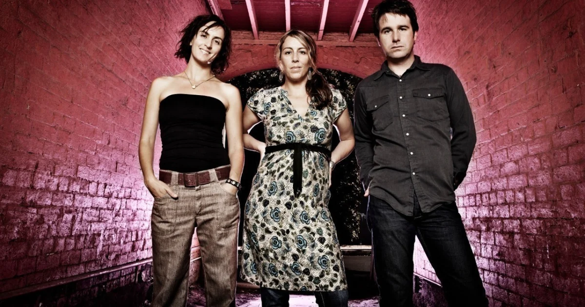 Header Banner The Waifs