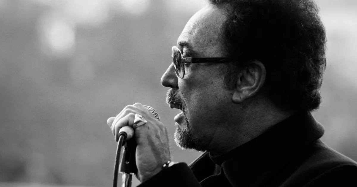 Header Banner Tom Jones