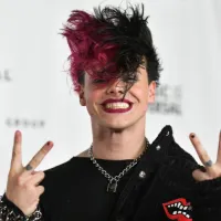 Falling Skies - YUNGBLUD