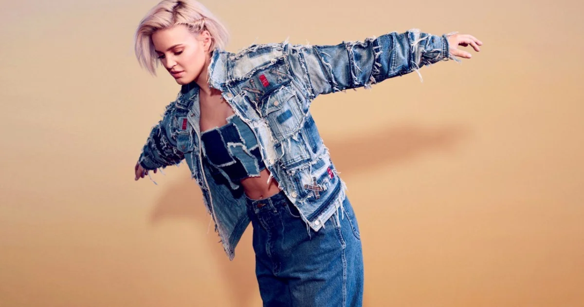 Header Banner Anne-Marie