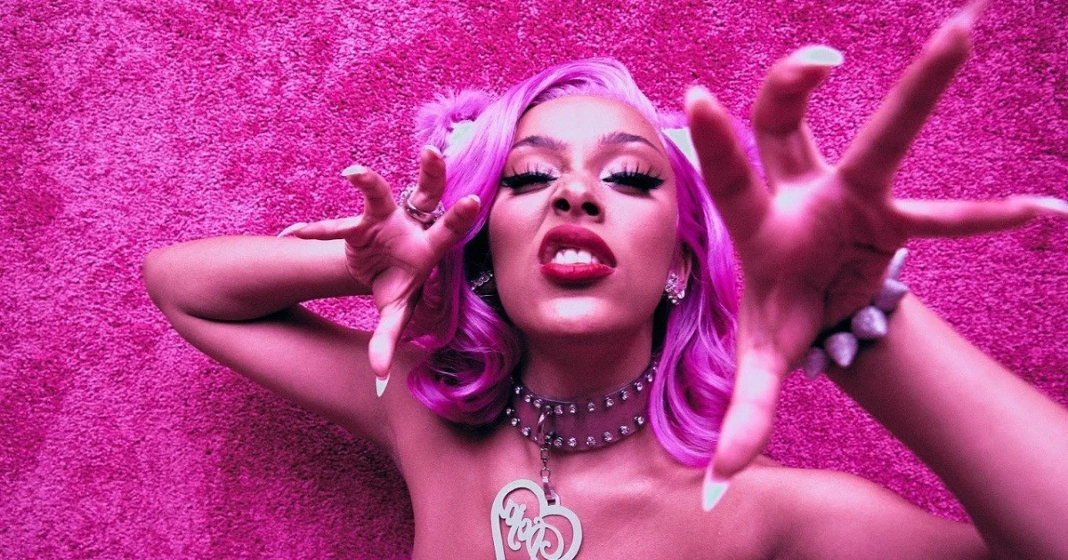 Header Banner Doja Cat