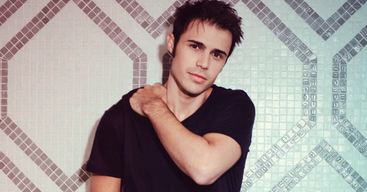 Header Banner Kris Allen