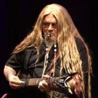 Theres No Holes In These Hands - David Allan Coe