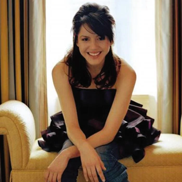 Completely - Ana Laura